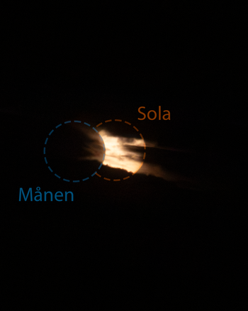 Bildet kan inneholde: måne, astronomisk objekt, atmosfærisk fenomen, natt, astronomi.