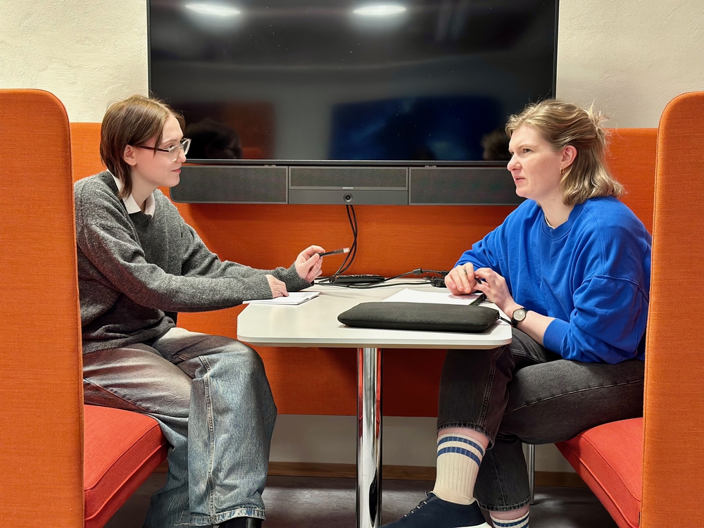 Eline sammen med Elisabeth Enerhaug, PhD kandidat ved RoCS - Rosseland senter for solfysikk