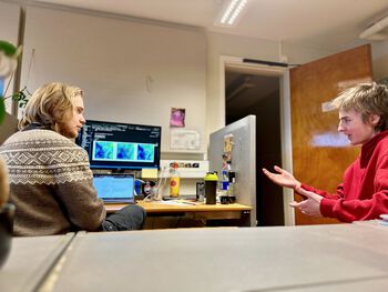 Raphael spør om universets ingredienser Dennis Fremstad,&amp;#160;PhD student i kosmologi.