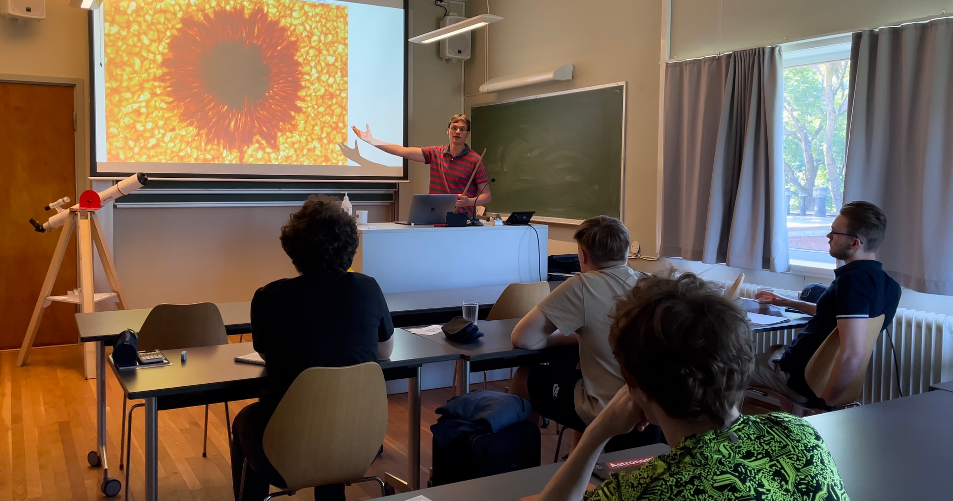 Professor i solfysikk, Luc Rouppe van der Voort underviser om den dynamiske solen vår og fenomenet solflekker.