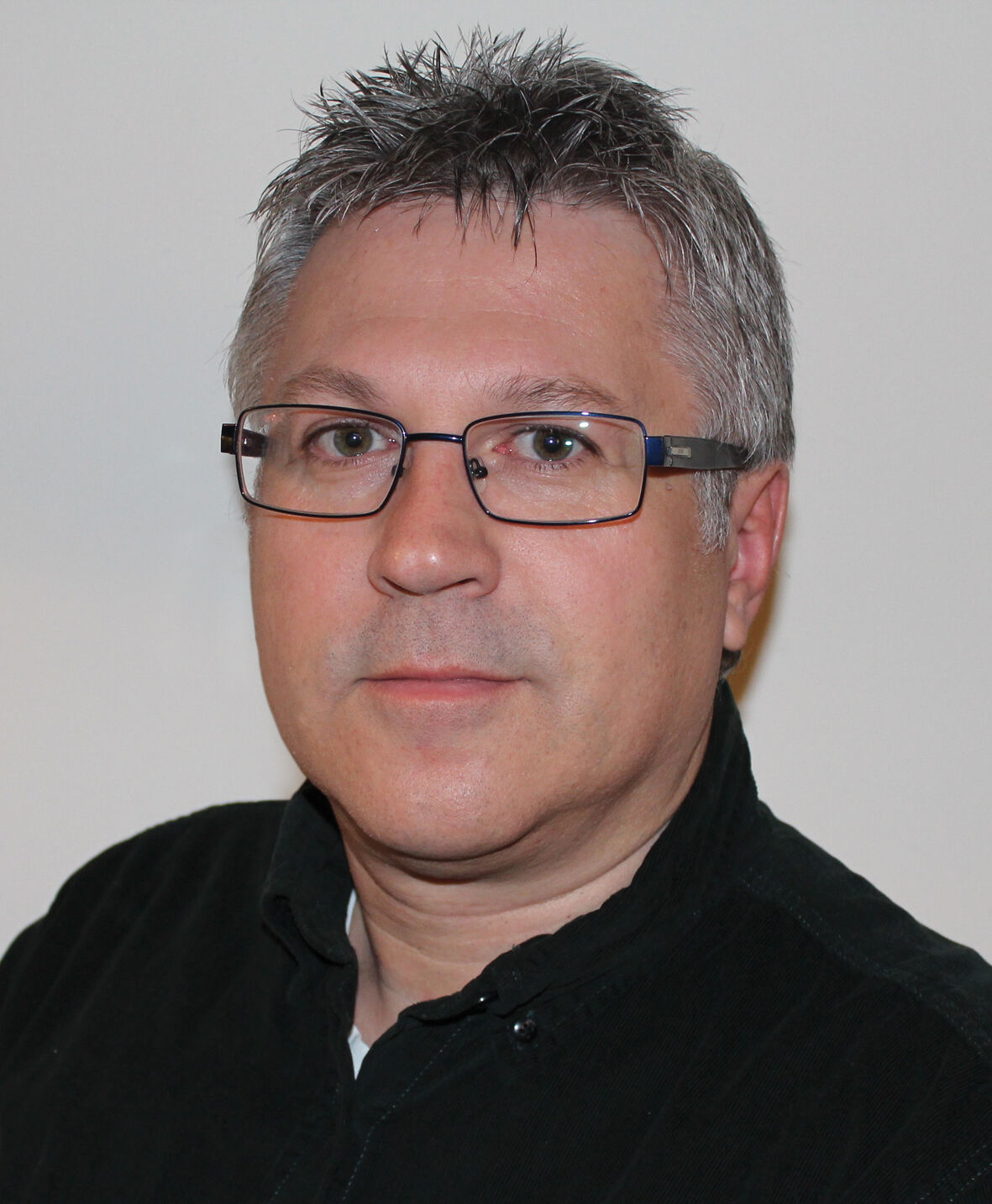Portrait photo of Michael Baziljevich