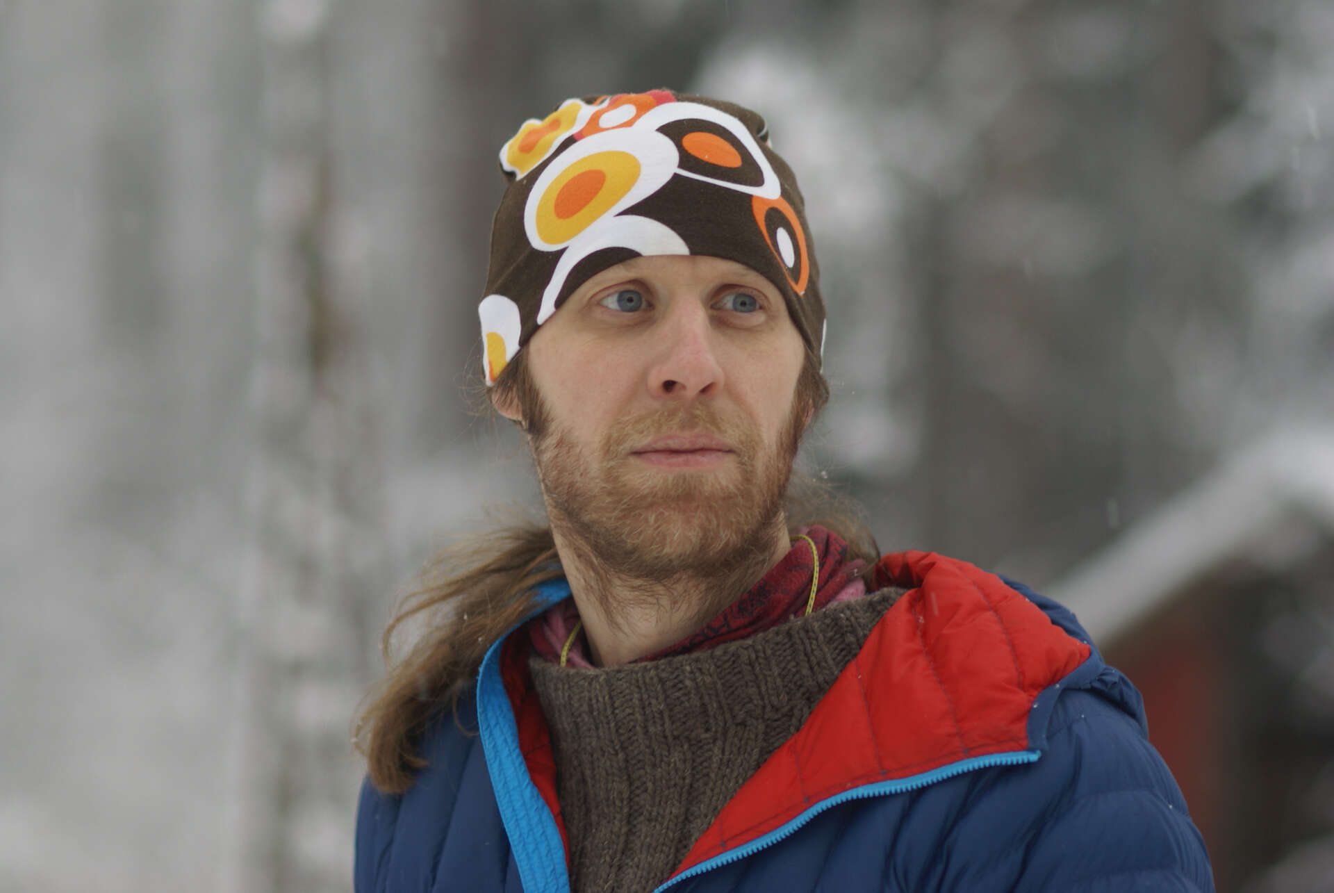 Portrait of Johan Rydeberg in the field.