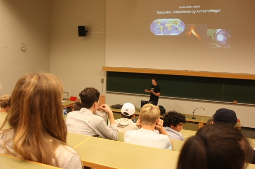 Verden: Jordens tilblivelse, masseutryddelse til klimaendringer var tema for Eivind's foredrag på Ungforsk. Foto: Trine-Lise Gørbitz/CEED