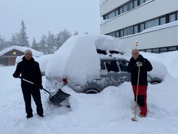 Trond Vidar and Anders digging out Trond Vidars car after a heavy snowfall at Skeikampen.