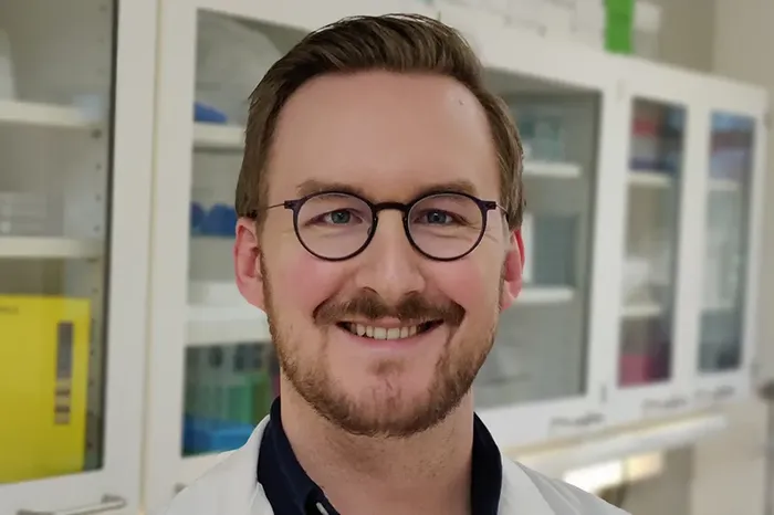 Markus Hovd i laboratoriet