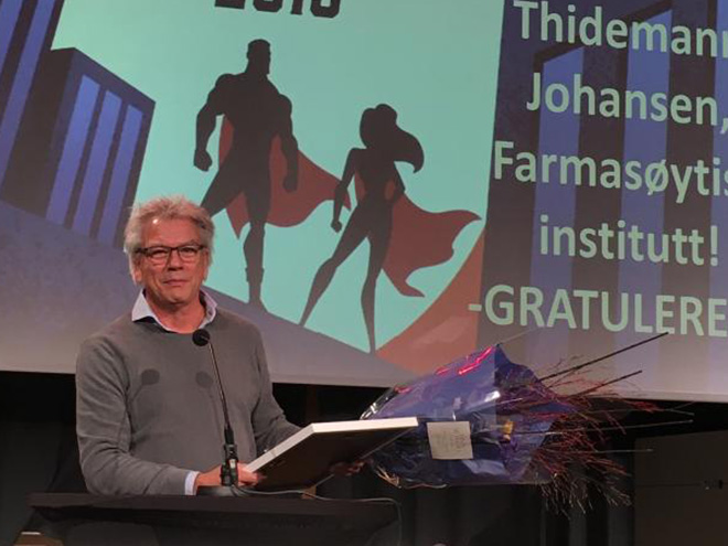 Harald Thidemann Johansen pøå talerstolen under prisutdelingen