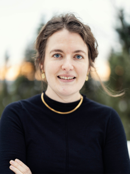 Brunhåret kvinne.