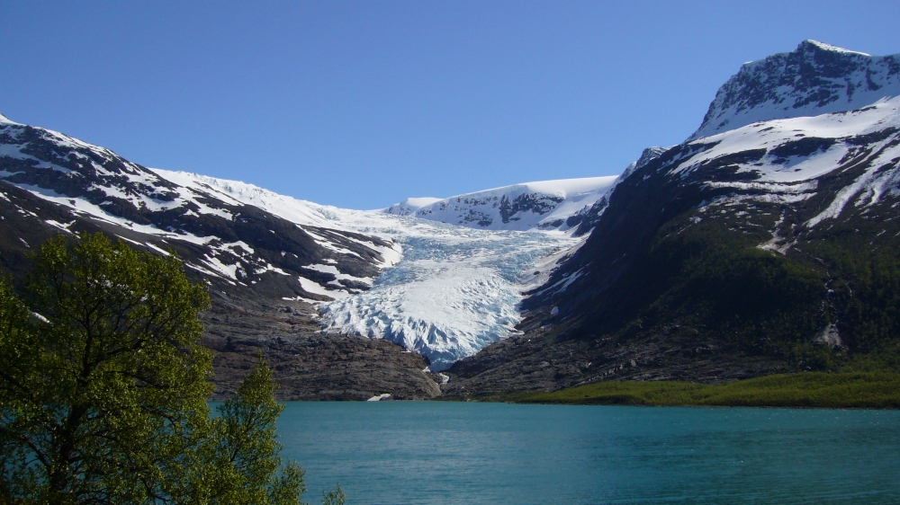 En isbre er en god indikator på klimaendringer. Bildet er av Engabreen i Meløy kommune, en brearm av Svartisen som trakk seg tilbake 256 meter fra 2000 til 2010. Foto: Stian Heid