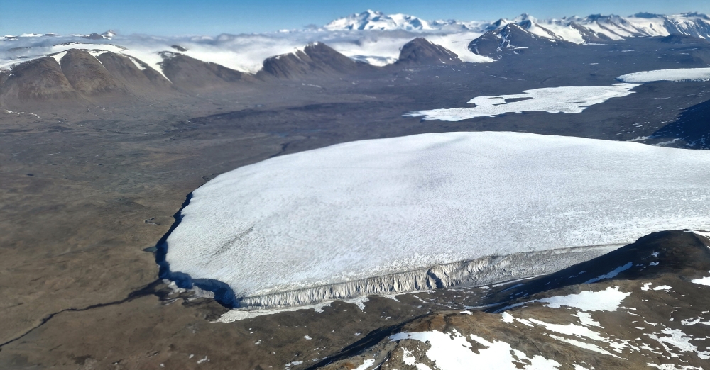 The extreme landscape of the Taylor Valley, the southernmost valley of the three large McMurdo Dry Valleys in the Transantarctic Mountains, Victoria Land, Antarctica. Photo: Adriano Mazzini/UiO