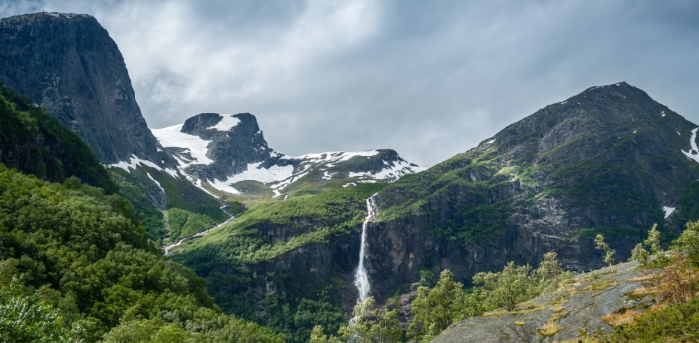 The spring green mountain slopes in Briksdalen, in the Western part of Norway. Photo: Colourbox/Alexander Nikiforov.