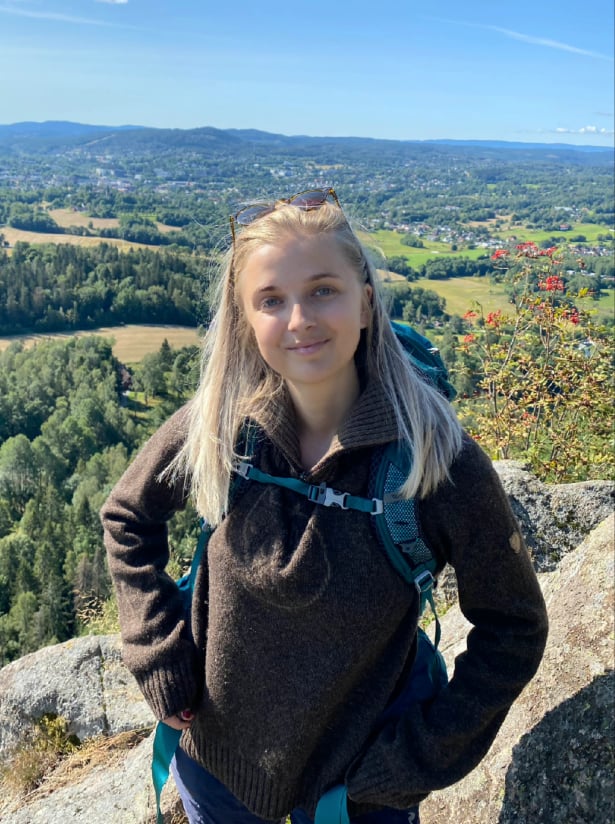 Nora hiking to Kolsåstoppen