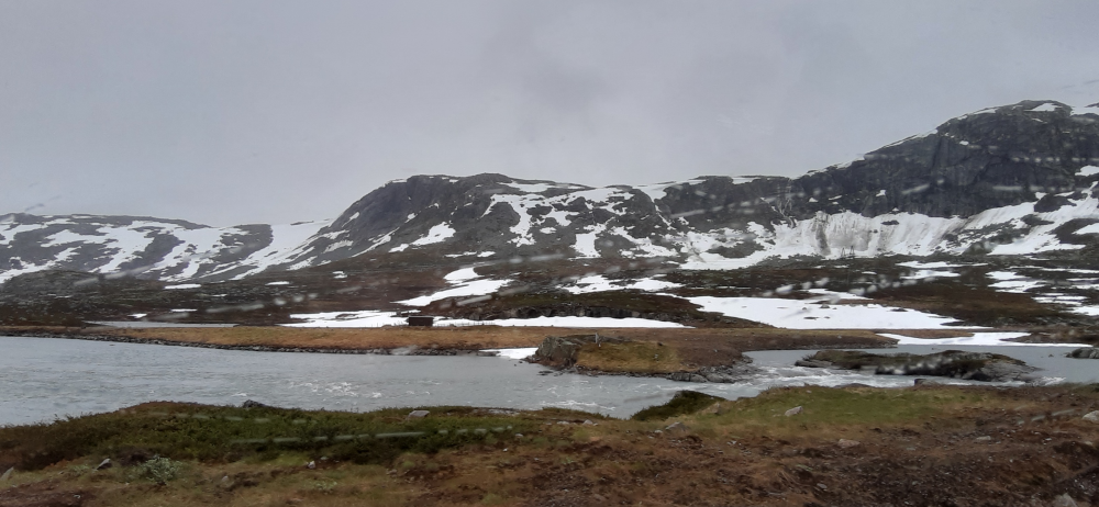 In Norway, hydropower is the main source for electricity. Most of it is produced by melting snow, but not all snow will end up as water. Snow can have a convection between solid and gaseous form, without an intermediate liquid stage. Photo: SnowSub/gK
