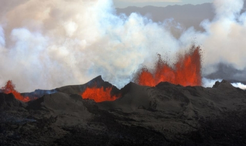Utslipp av SO2 fra basaltiske vulkanutbrudd på Island har potensiale til å «forstyrre» klimaet ifølge nye beregninger. Bildet viser Nornahraun utbruddet i september 2014. Foto: Morgan Jones og Sverre Planke (CEED og VBPR)