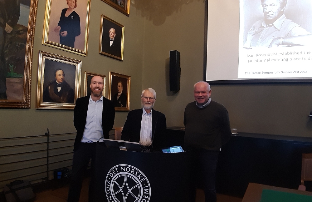 Professors Helge Hellevang (from left), Per Aagaard and Jens Jahren, all from Dept of Geosciences, University of Oslo, co-ordinated this year's Tømte Symposium. The symposium was dedicated to Ivan Th. Rosenqvist, a pioneer in understanding the problem of quick clay. Photo: GK Tjoflot