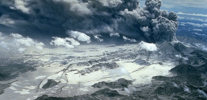 Bildet kan inneholde: sky, himmel, kropp av vann, iskappe, snø.