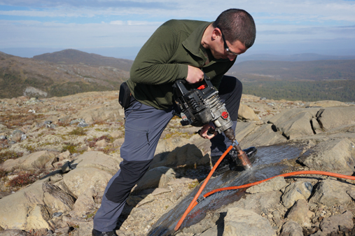 Bildet kan inneholde: himmel, fjell, sky, skråningen, berggrunn.