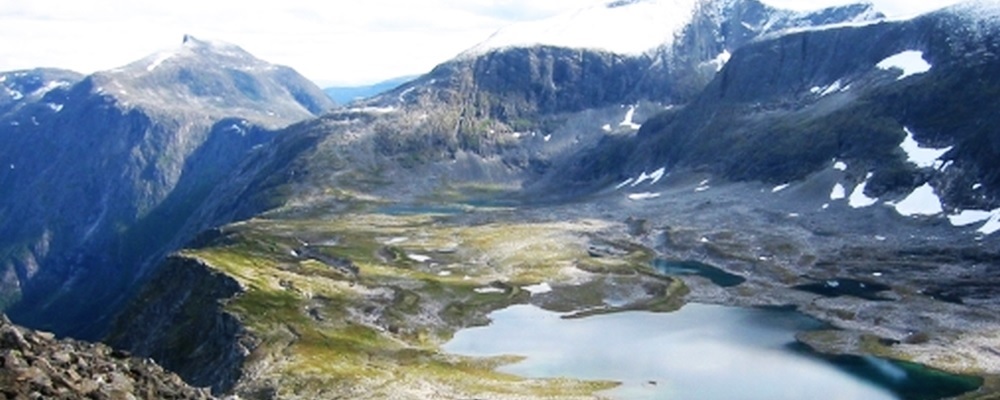 Naturbilde fra Norge fra høyfjellet med et lite vann, Seksjon for geografi og hydrologi (GeoHyd) , UiO