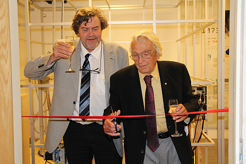 Professor Trond Torsvik ved CEED og Nobelprisvinner Ivar Giæver stod for åpningen av det nye nasjonale laboratoriet innen geomagnetisme. Foto: Gunhild M. Haugnes/UiO