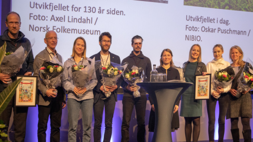 Hjernekraftprisen ble i år gitt til to forskningsbidrag. Her er vinnerne, Anders Bryn til venstre i bildet. Foto: Julie Loge/Forskerforbundet