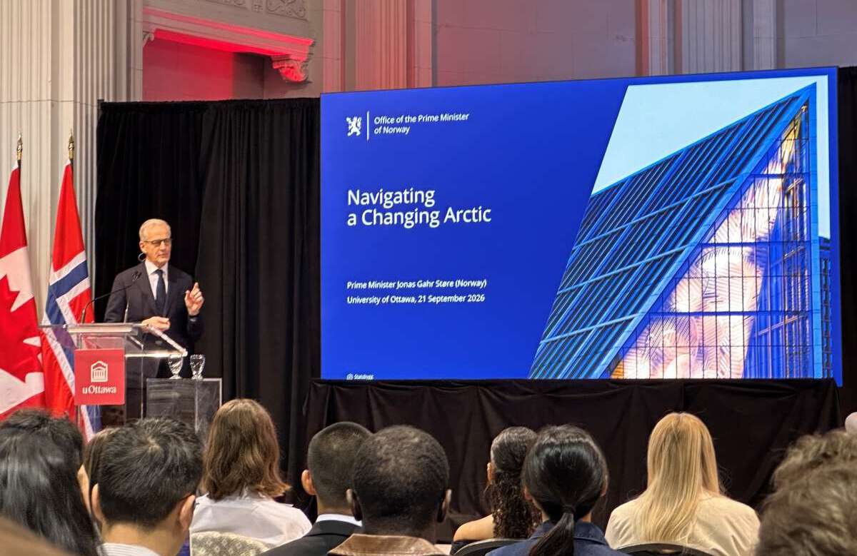 Navigating a Changing Arctic, foredrag ved Jonas Gahr Støre under besøket til University of Ottawa den 21. september. Foto: Luke Copland