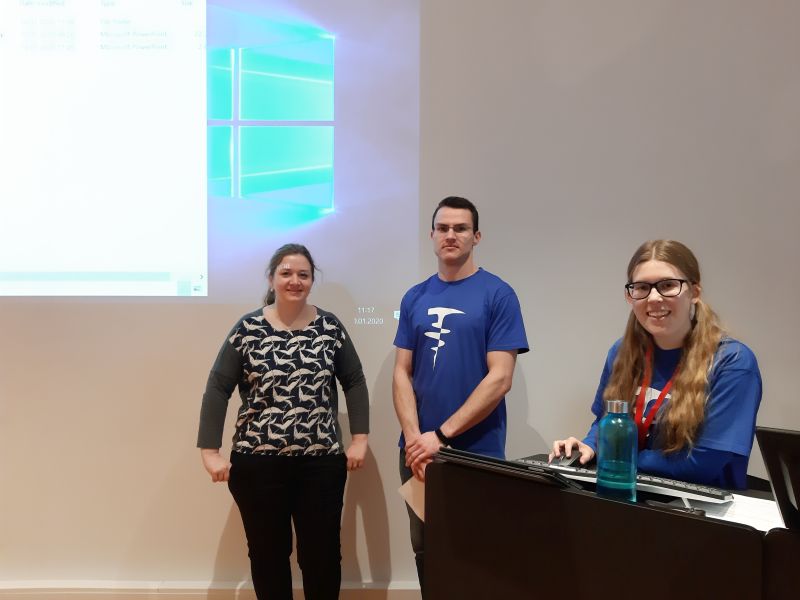 Konferansen hadde en postersesjon og abstract innleveringer, ansvarlig for dette var Edina Pozer fra Realfagsbiblioteket. I tillegg var det omlag 25 studenter fra Institutt fra geofag som var med å hjelpe til med organisering av og koordinering av selve presentasjonene. Her er studentene representert ved Torjus og Guro, begge programstudenter på Institutt for geofag.  Foto: Gunn Kristin Tjoflot/UiO