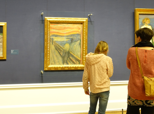 Skrik, henger på Nasjonalgalleriet i Oslo, sammen med mange andre berømte Munch malerier. Denne versjonen er; Edvard Munch, Skrik, 1893. Om dette bildet. Foto; Gunn Kristin Tjoflot/UiO