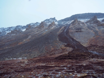 Svalbard:  Ras i en fjellside på Svalbard. Foto: Ole Humlum