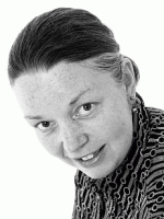 Bildet kan inneholde: person, panne, nese, øyenbryn, smil.