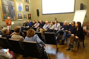 Chair ,Human ,Social group ,Crowd ,Suit.
