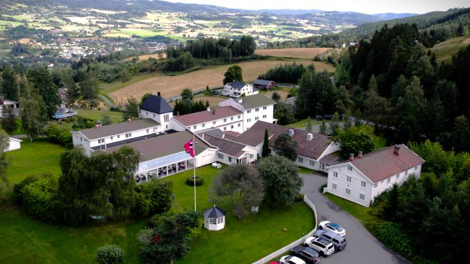 Over view picture of Sanner hotel. 