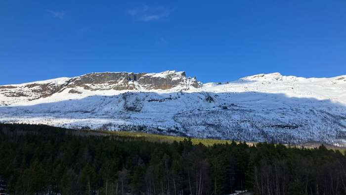 The picturesque mountains surroundings of Skibotn.
