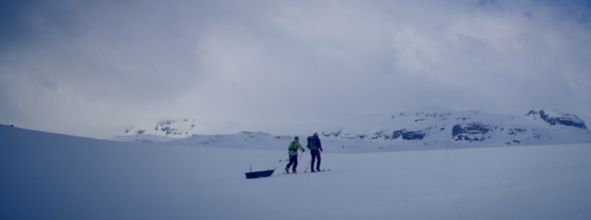 Bildet kan inneholde: snø, vinter, arktis, himmel, ice cap.