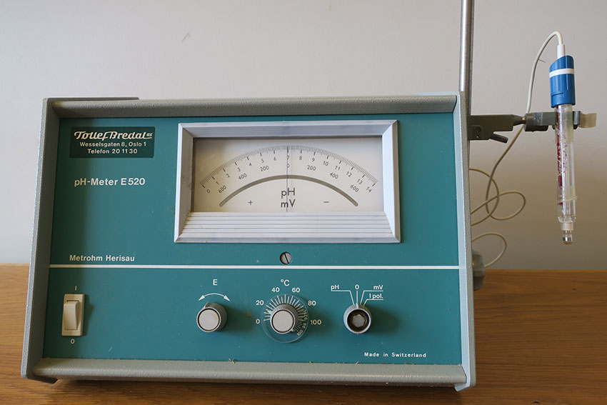 pH meter av eldre type