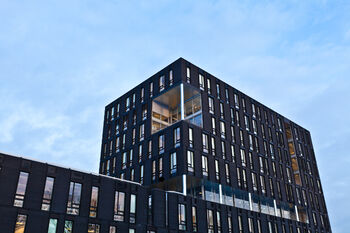 Sky ,Building ,Cloud ,Window ,Urban design.