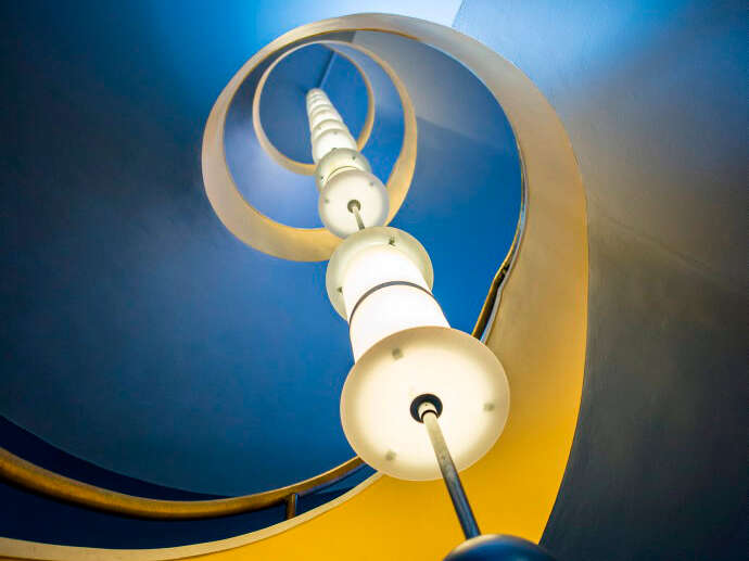 Spesiell lampe i vindeltrapp