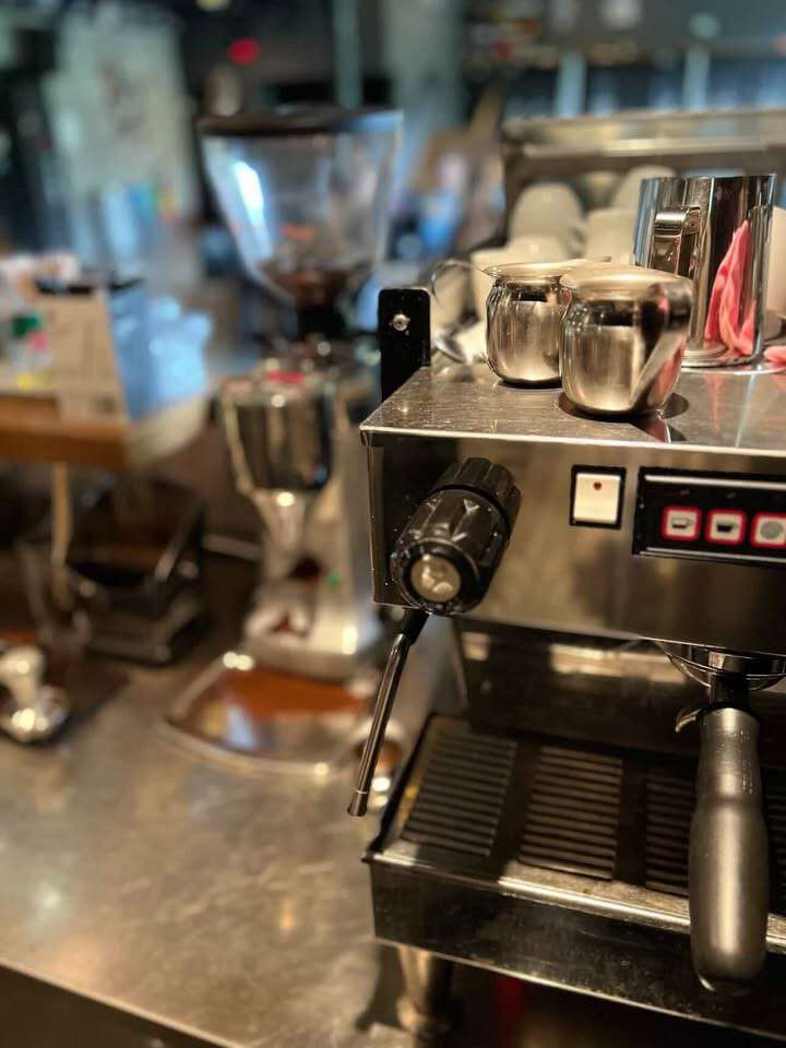 Bildet kan inneholde: kaffe, kopp, kaffekopp, servise, serveringsutstyr.