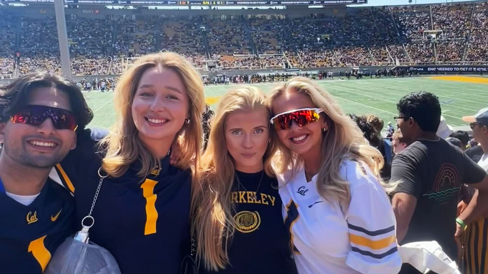 Fire studenter på stadion