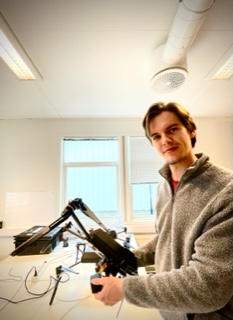 Forskeren Mathias Minos -Stensrud på dronelabben på FFI