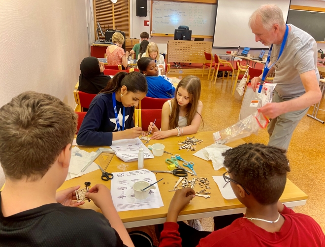 bilde av sommerskoleelever på ITS 