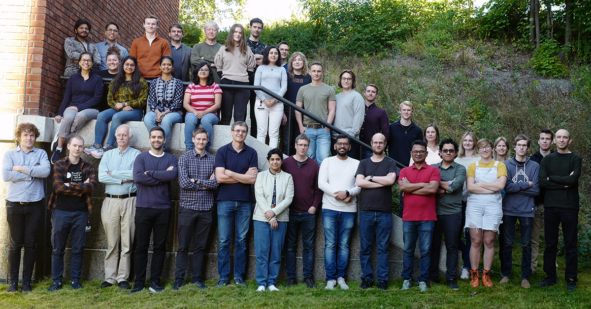 Group photo of scientists 